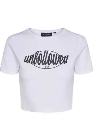 UNFOLLOWED x ABOUT YOU Menina T-shirts & Manga Curta - Camisa 'GIRLFRIEND