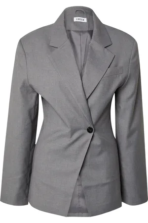 EDITED the label Blazer 