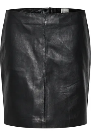 My Essential Wardrobe Saia