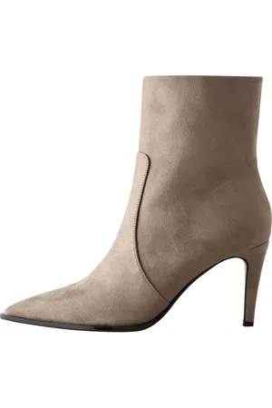 Next Bota