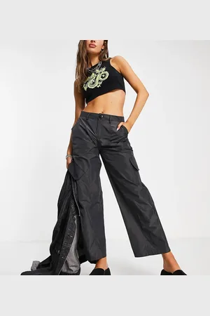 Reclaimed Inspired 00s straight low rise cargo trouser in