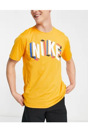 Nike 90s inspired graphic 5-shirt in