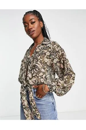 New Look Paisley print tie front blouse in