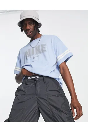 Nike T-shirt with retro chest print in leche