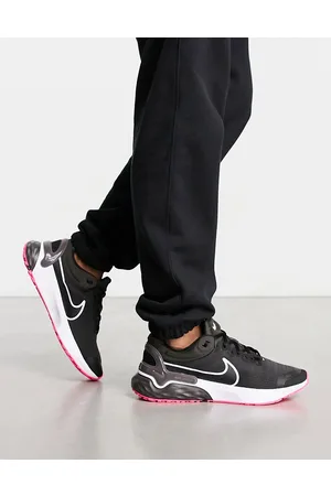 Nike Renew Run 3 trainers in and pink