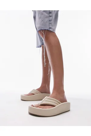 Topshop Gigi toepost sunken footbed sandal in off white