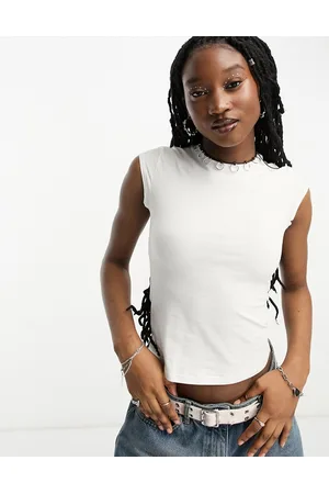Weekday Mulher T shirts Slim fit - Slim fit shrunken tee with capped sleeves in