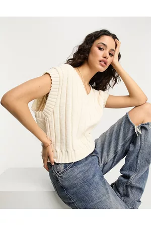 ASOS Mulher Tops de Cavas - Knitted v neck tank top in cream