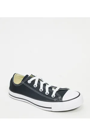 Converse Chuck Taylor All Star Ox Wide Fit trainers in