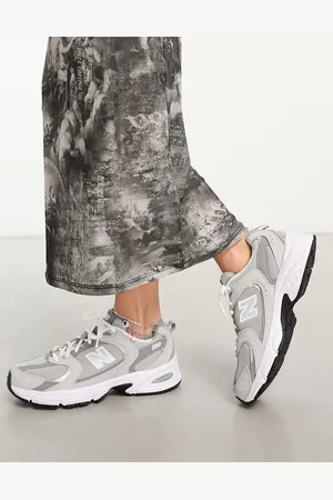 New Balance 530 sneakers in