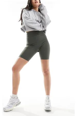 In The Style Sculpt and control legging short in khaki