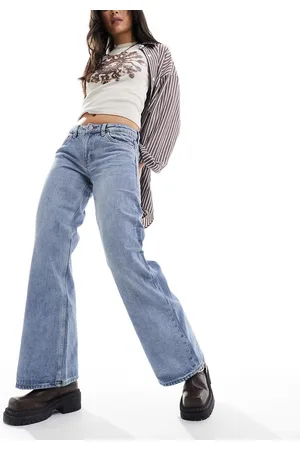 Monki Imoo low waisted wide fit jeans in mid wash