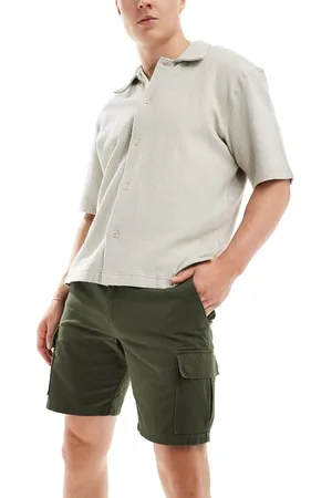 New Look Cargo shorts in dark khaki