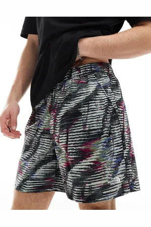 The North Face Class V Pathfinder shorts in printed
