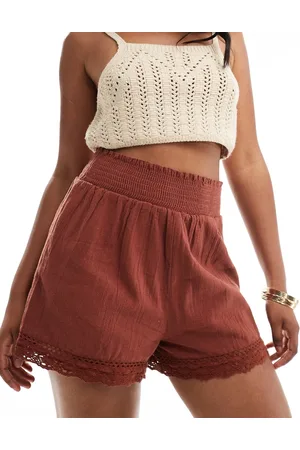 New Look Broderie hem shorts in brown