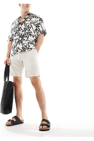 New Look Linen blend shorts in cream