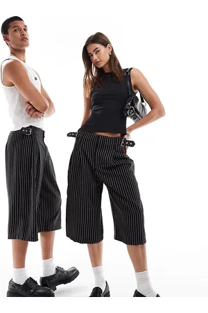 Reclaimed Genderless buckle pleated short