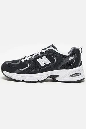 New Balance 530 trainers in