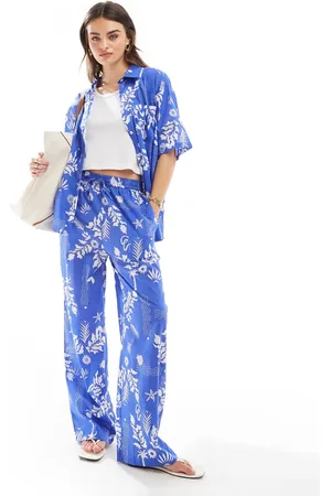 Iisla & Bird Resort printed beach trouser co-ord in
