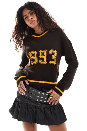 COLLUSION V-neck 1993 slogan knit jumper in brown