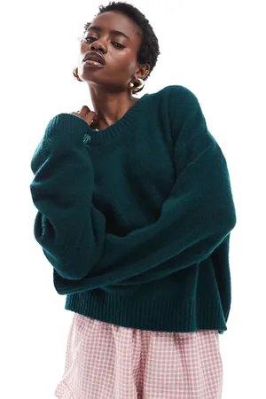 Monki Round neck relaxed knitted jumper in dark forest