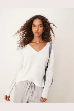 JDY V-neck jumper in off