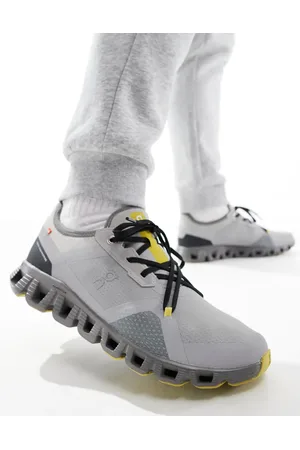On Running ON Cloud X 3 AD training trainers in and yellow