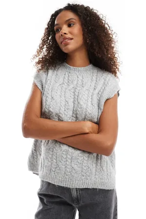 VERO MODA Sleeveless cable knit jumper in light