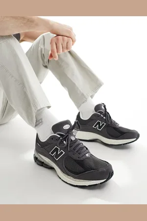New Balance 2002 trainers in