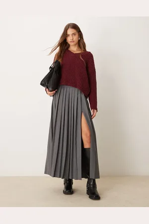 Abercrombie & Fitch Mid rise pleated maxi skirt with side slit in