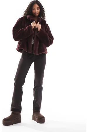 Pull&Bear Boxy faux fur coat in burgundy