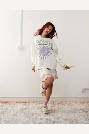 Monki Oversized sweatshirt in white with dreamer front print