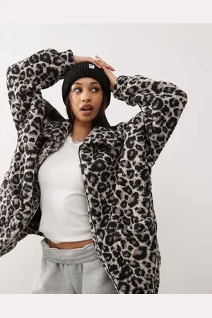 Noisy May Oversized fleece in leopard print