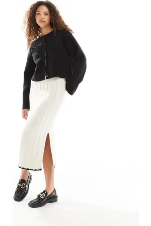 ONLY Contrast trim knitted midi skirt in stone