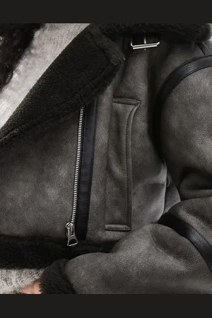 Pull&Bear Contrast shearling trim cropped aviator jacket in washed