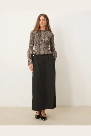 Miss Selfridge Midi skirt in