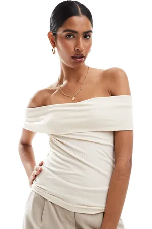 JDY Off shoulder top in cream