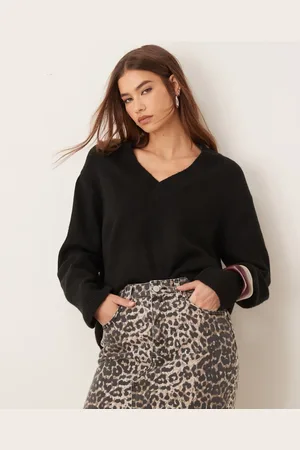 New Look V-neck jumper in light