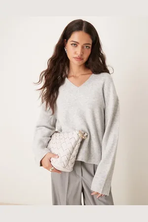 New Look V-neck jumper in light