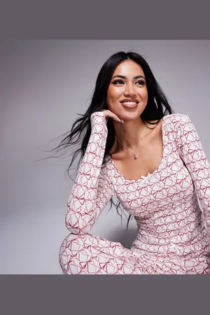 Kaiia Exclusive scoop neck pyjama top co-ord in cream & red bow print