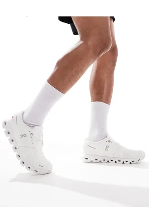 On Running ON Cloud 5 all day trainers in all