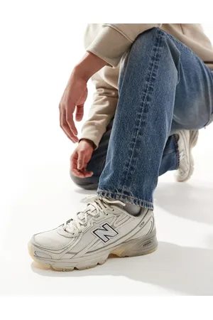New Balance CNY 740 trainers in off