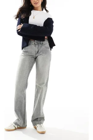 Stradivarius STR straight low waist jeans in wash
