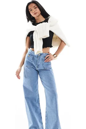 Stradivarius Petite D77 staight leg jean with button detail in mid wash