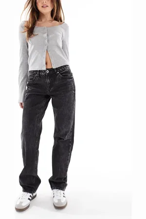 Stradivarius D03 low waisted straight leg jean in wash