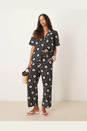 Iisla & Bird Tile print loose fit beach trouser co-ord in black and white