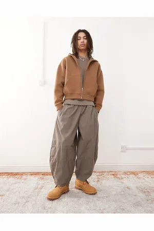 Reclaimed Baggy barrell leg cargo trousers in khaki