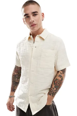 Farah Fleet short sleeve revere collared shirt in off with embossed check design