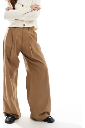 AWARE Drapey tailored dad trouser in warm