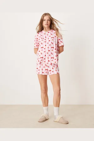 Urban Threads Short sleeve t-shirt and short pyjama set inlove heart berry stripe print